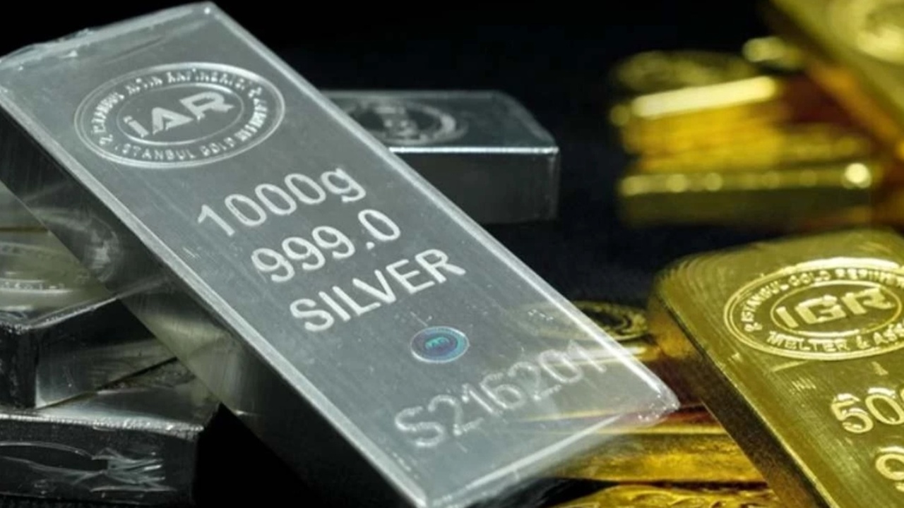 Altın ve Gümüşte “Kıyamet” Rallisi: Ons Altın 5.000 Doları Devirdi!