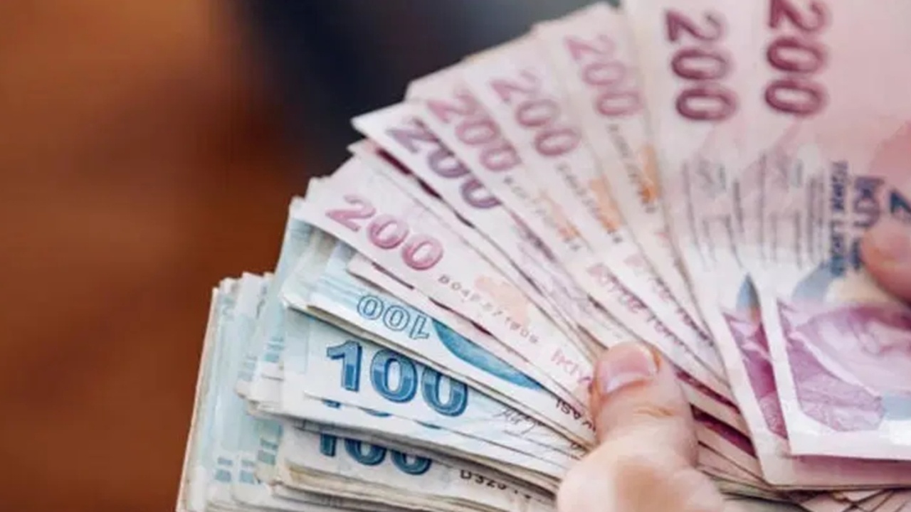 Bankada Parası Olanlar Dikkat! Faiz İndi, Hesaplar Değişti