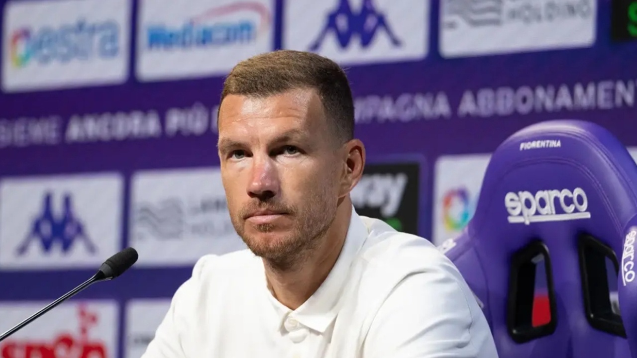 Eski Fenerbahçeli Edin Dzeko resmen Schalke 04 forması giyecek