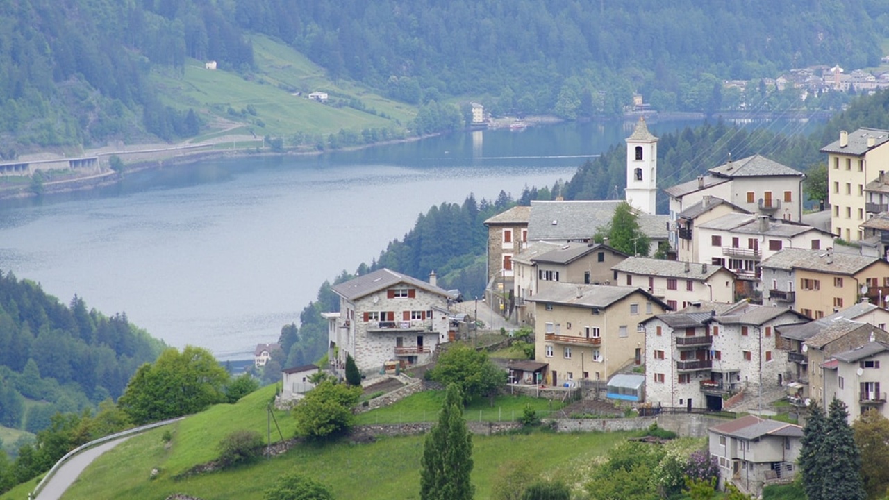 Havalimanı Yok, Turist Yok Ama Her Adım Başı Milyoner! İşte Avrupa’nın “Gizli Zengin” Ülkesi