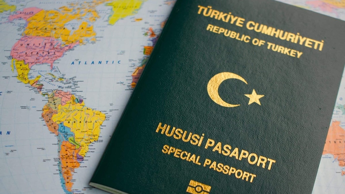 6 Milyon Kişiyi İlgilendiriyor! Yeşil Pasaporta Vize Gelecek İddiaları Gündemde